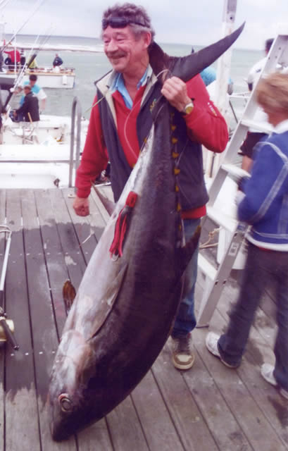 Happy Lure Maker, Dave Venn, with Australian Records   SPECIES: Big Eye Tuna  WEIGHT: 97.2 Kg LURE: JB Lures, 10 inch Ripper